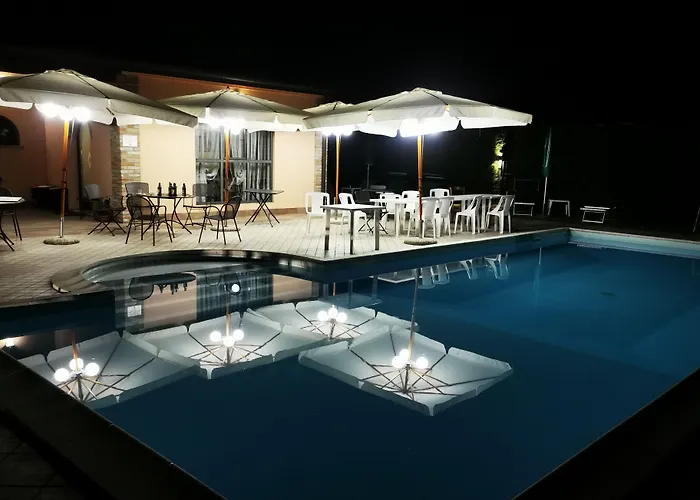 Agriturismo-r&b Corte Dei Gioghi בית חווה פררה